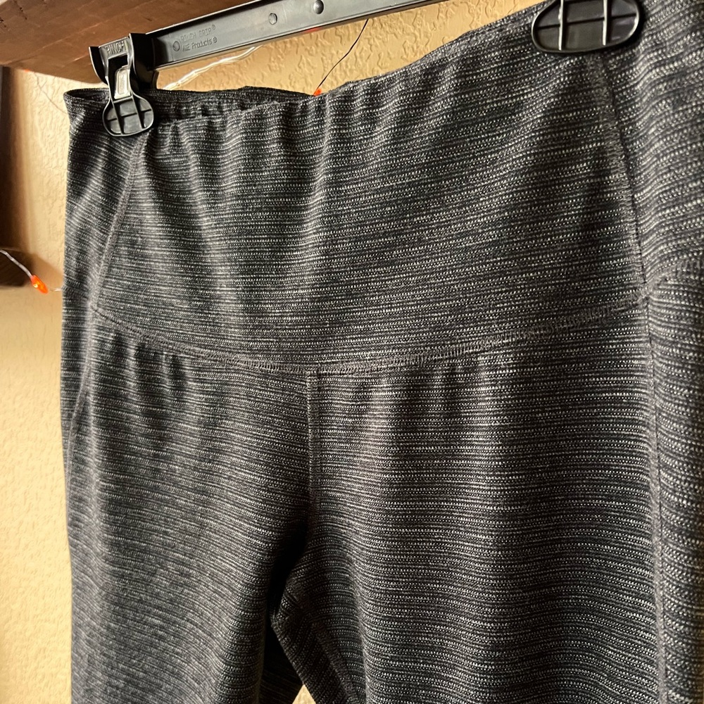 All in Motion Womens Crop Pant, Legging - Picture 2 of 5
